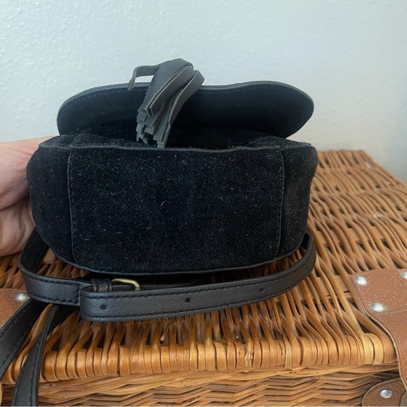 Lucky Brand Mini Saddle Bag Crossbody Black Suede Tassel Adjustable Leather Boho - Picture 6 of 14